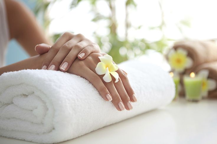 Essential Manicure (Female)