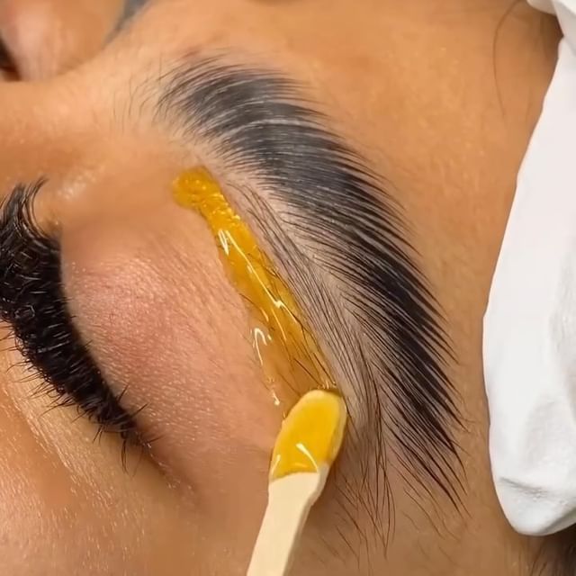 Eyebrows (Strip Wax) (F)