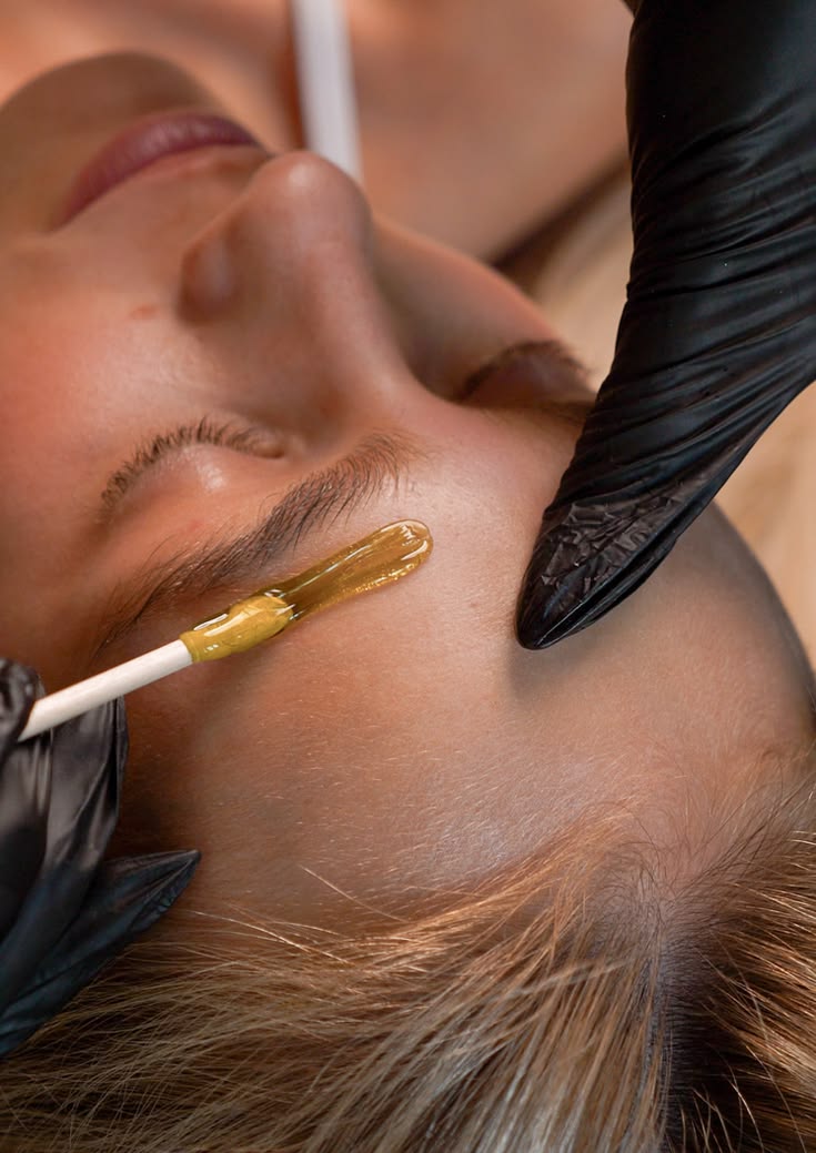 Full Face with Eyebrows (Hot Wax) (F)