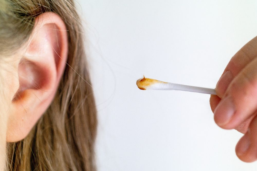 Ear (Hot Wax) (F)