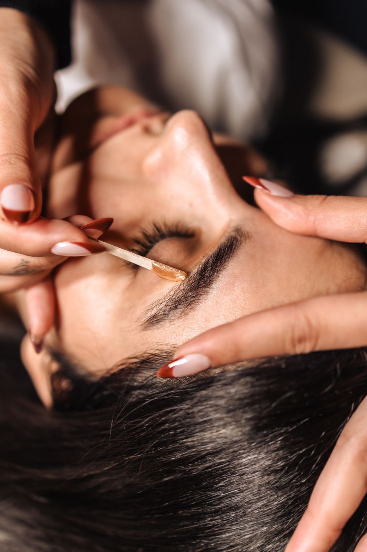 Eyebrows (Hot Wax) (Male)